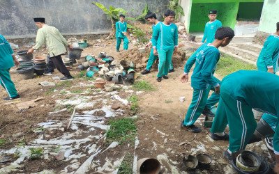 Kemarau Panjang, Semangat Penghijauan Tak Pernah Hilang!